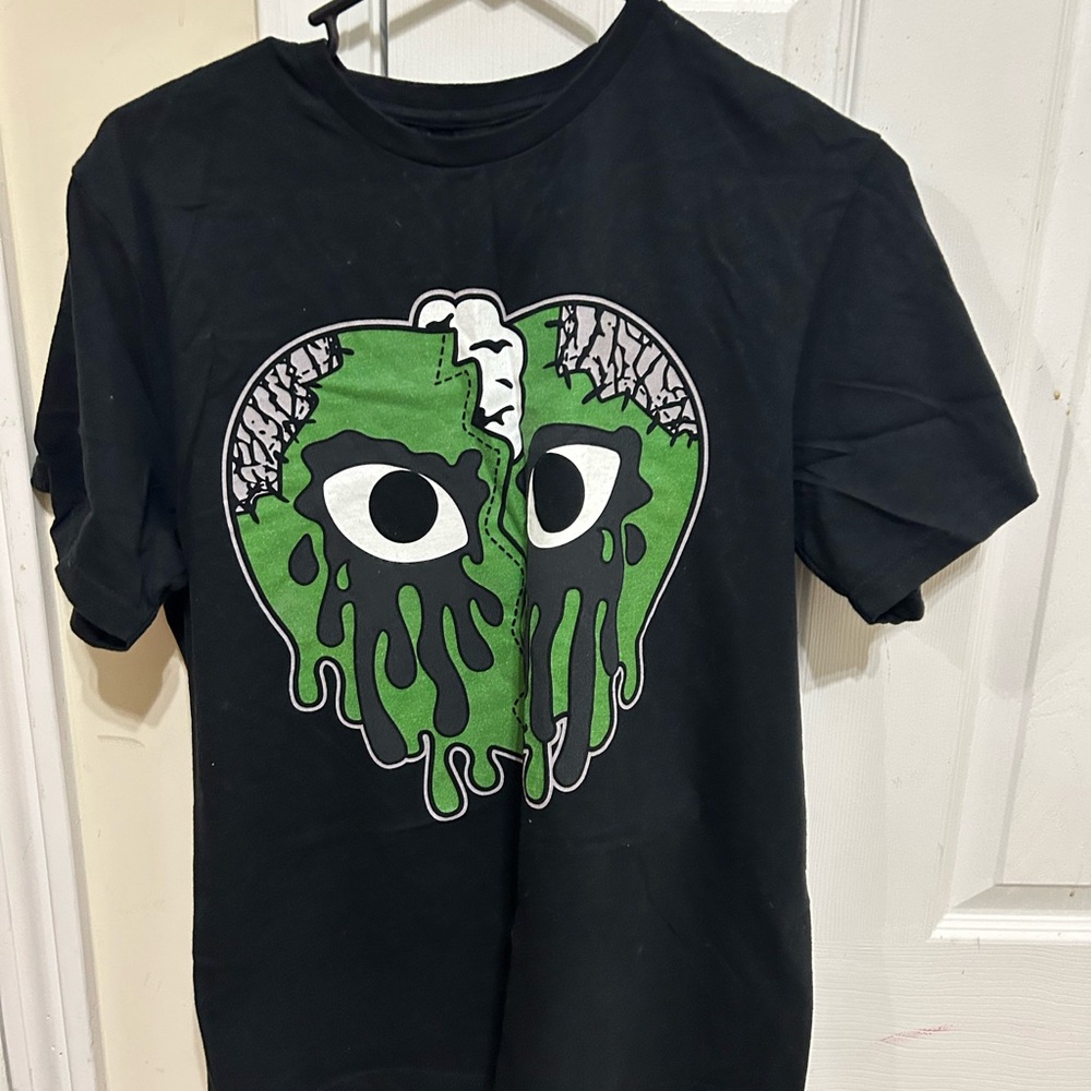 Black graphic tee